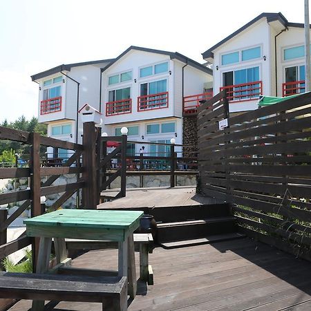 Gangneung Sea View Pension Esterno foto