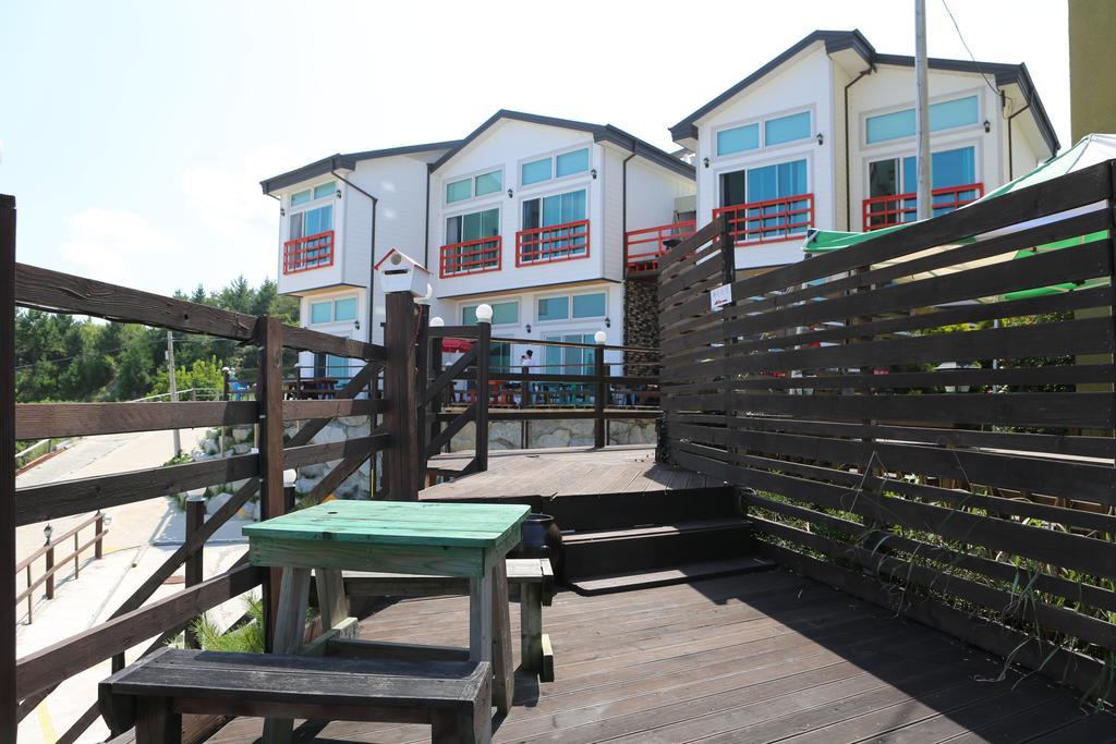 Gangneung Sea View Pension Esterno foto