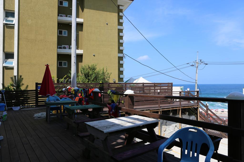 Gangneung Sea View Pension Esterno foto